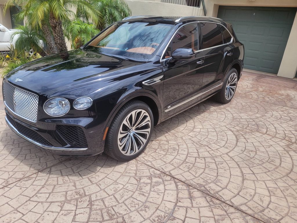 2022 Bentley Bentayga V8 AWD - 23056091 - 0