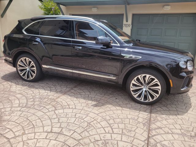 2022 Bentley Bentayga V8 AWD - 23056091 - 9