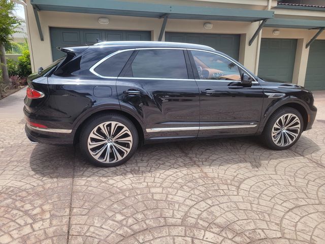 2022 Bentley Bentayga V8 AWD - 23056091 - 11