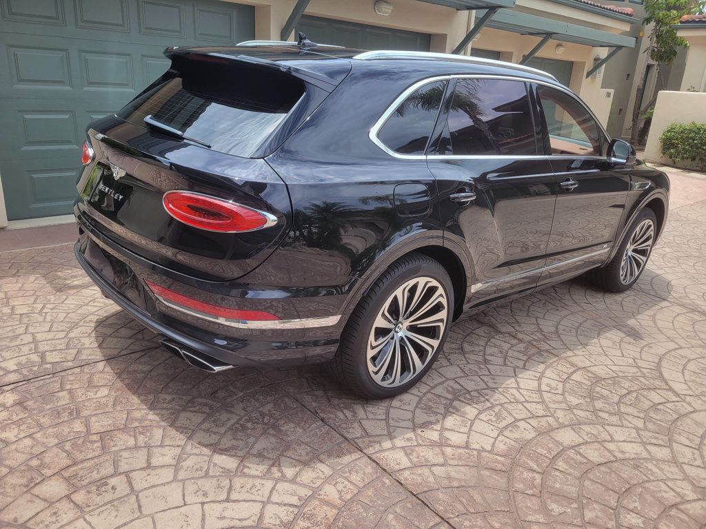 2022 Bentley Bentayga V8 AWD - 23056091 - 13
