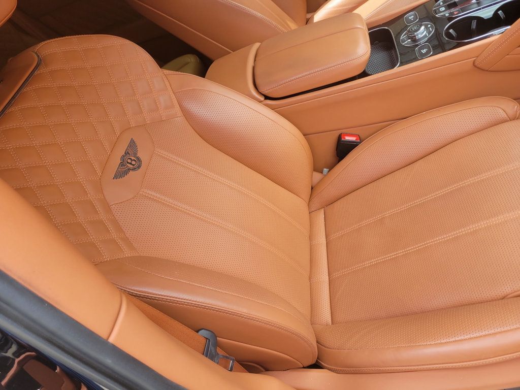 2022 Bentley Bentayga V8 AWD - 23056091 - 26