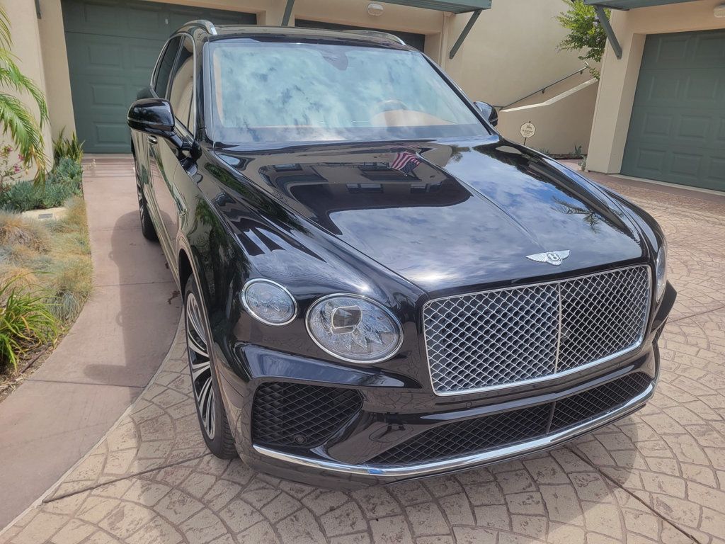 2022 Bentley Bentayga V8 AWD - 23056091 - 3