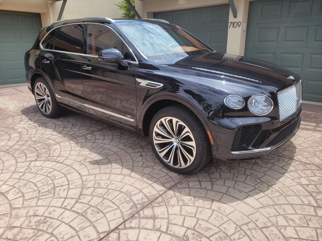 2022 Bentley Bentayga V8 AWD - 23056091 - 8