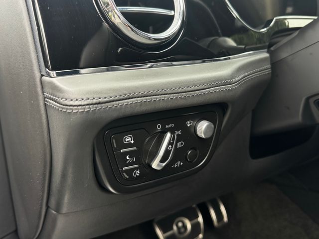 2022 Bentley Bentayga V8 AWD - 22969431 - 10