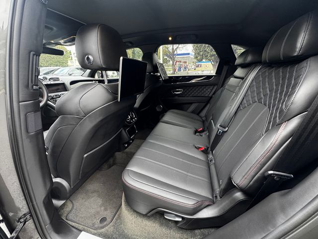 2022 Bentley Bentayga V8 AWD - 22969431 - 11