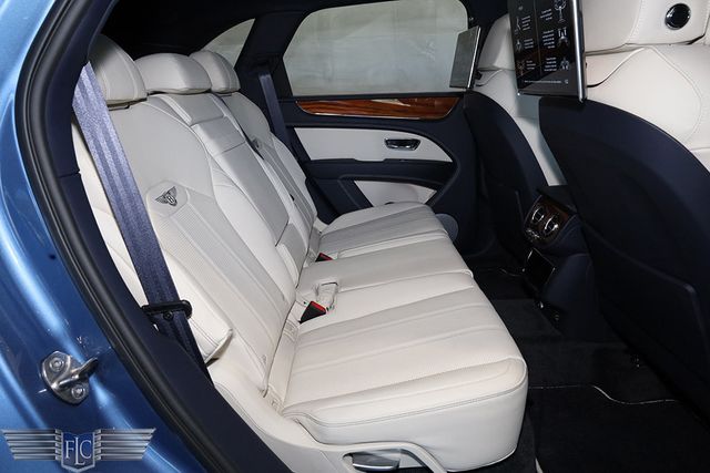 2022 Bentley Bentayga V8 AWD - 22903607 - 18