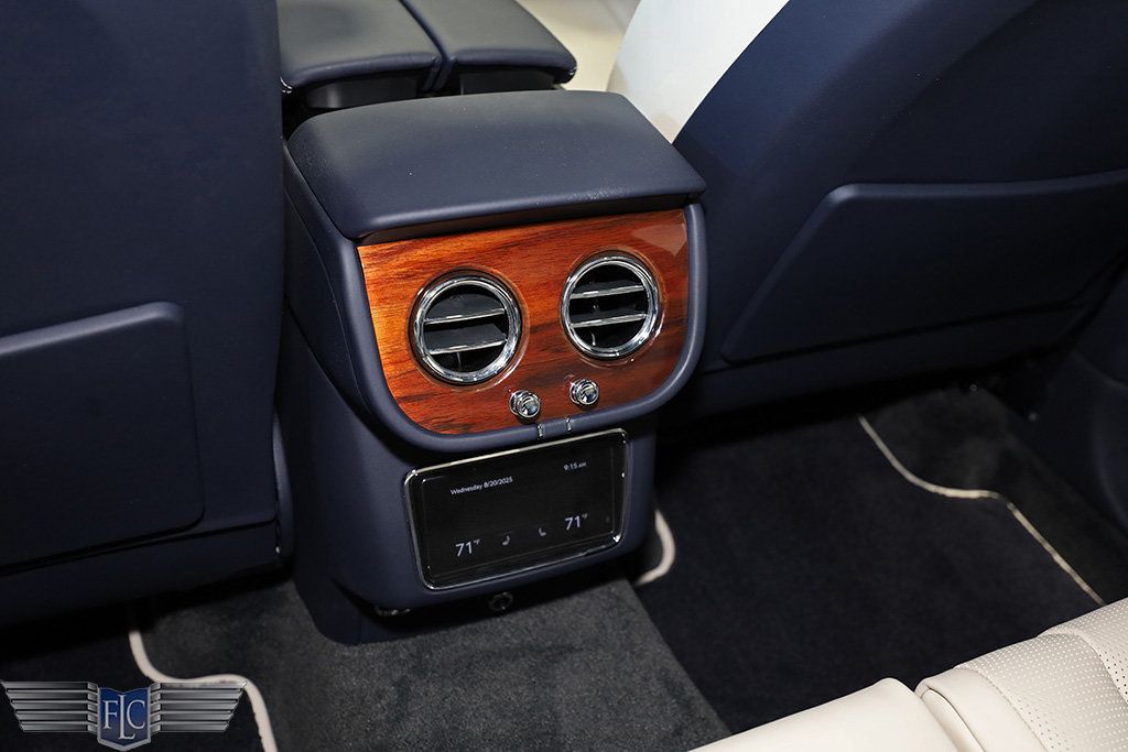 2022 Bentley Bentayga V8 AWD - 22903607 - 23