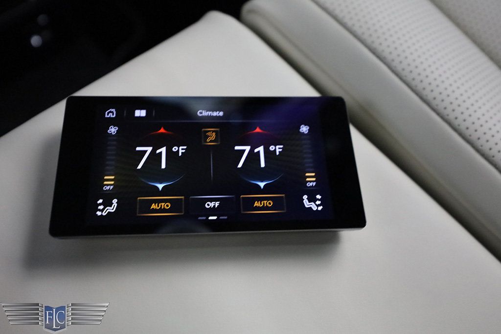 2022 Bentley Bentayga V8 AWD - 22903607 - 26