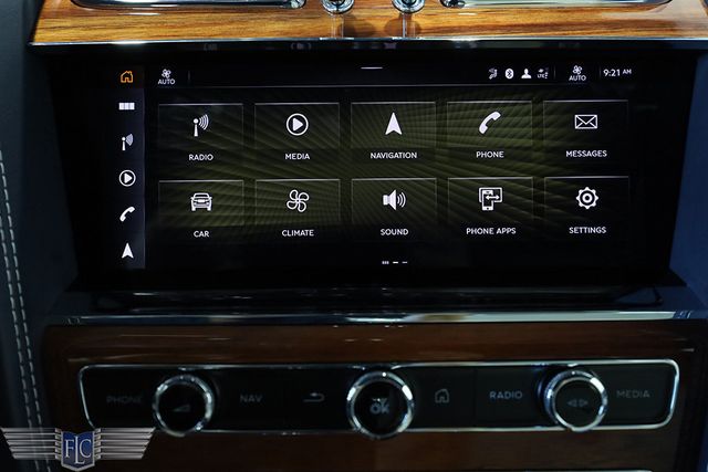 2022 Bentley Bentayga V8 AWD - 22903607 - 32