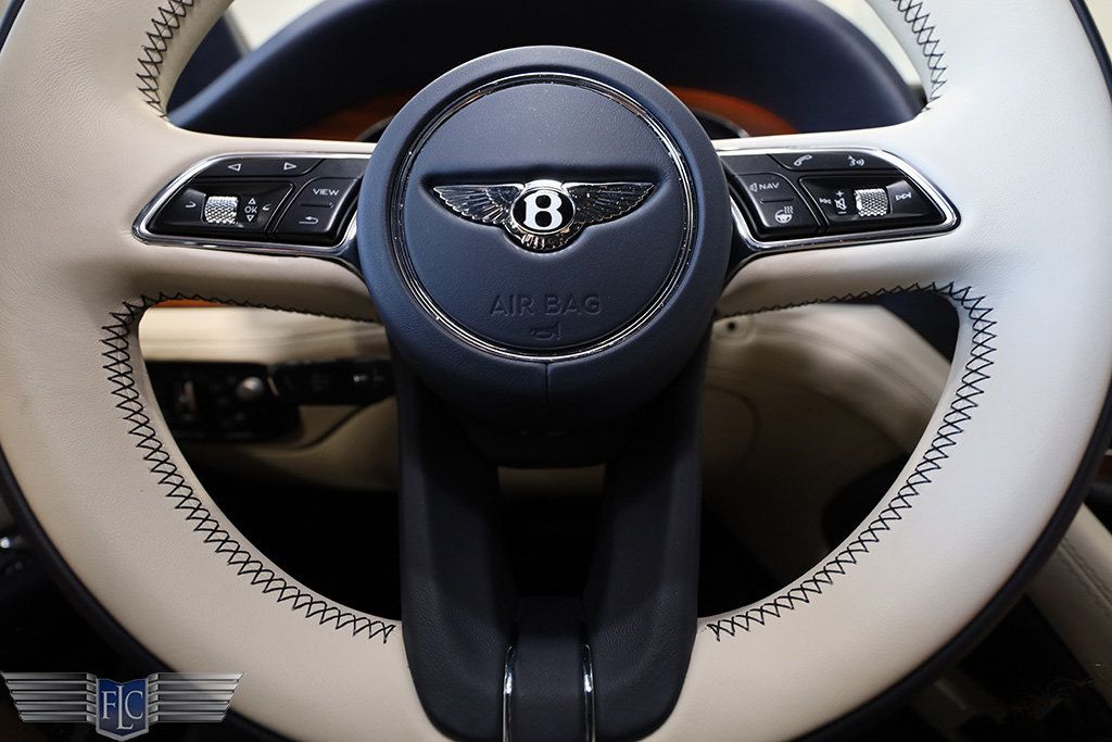 2022 Bentley Bentayga V8 AWD - 22903607 - 36