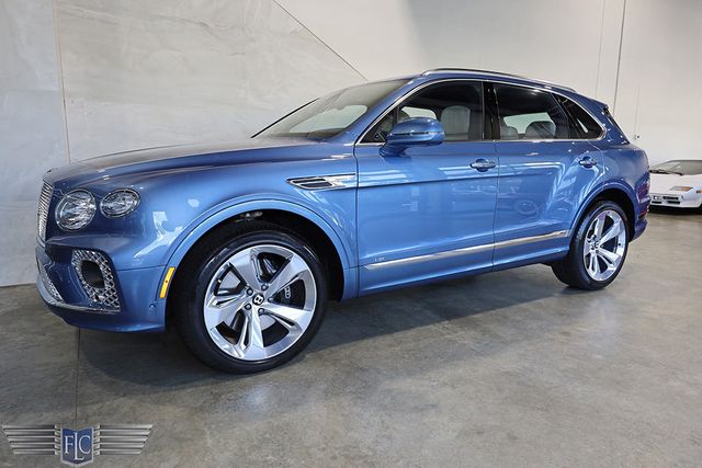2022 Bentley Bentayga V8 AWD - 22903607 - 3