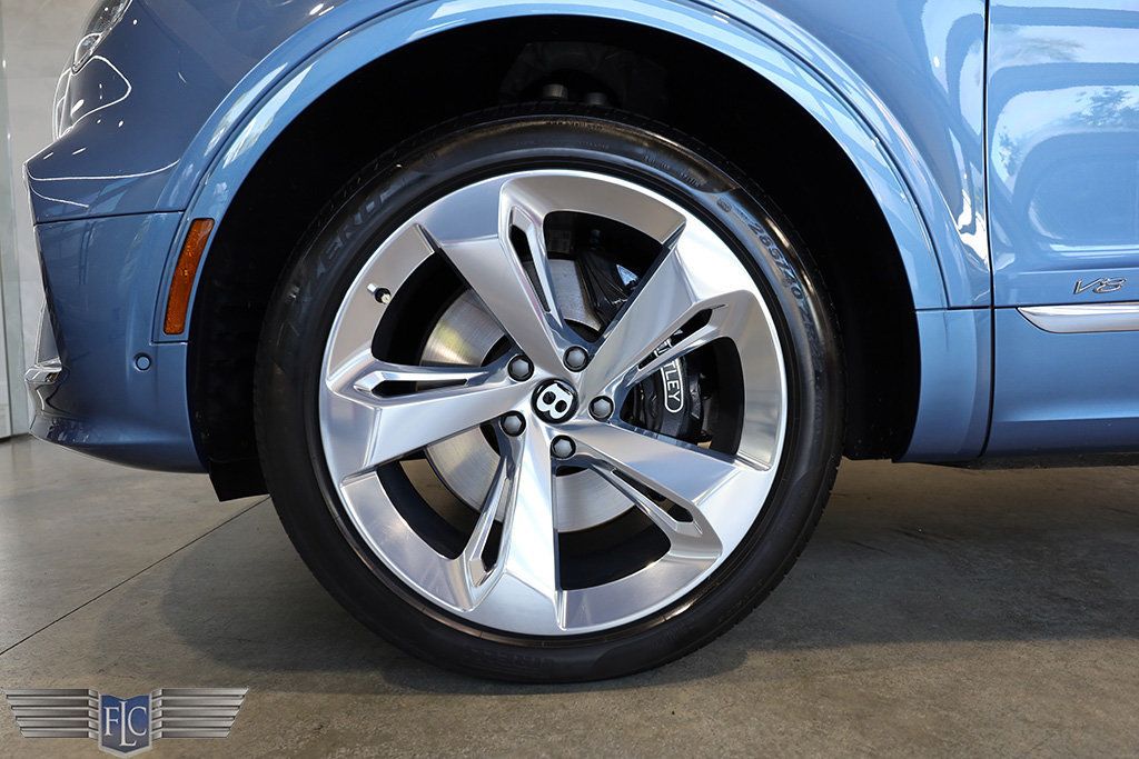 2022 Bentley Bentayga V8 AWD - 22903607 - 44