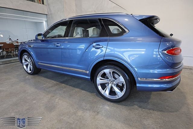 2022 Bentley Bentayga V8 AWD - 22903607 - 4