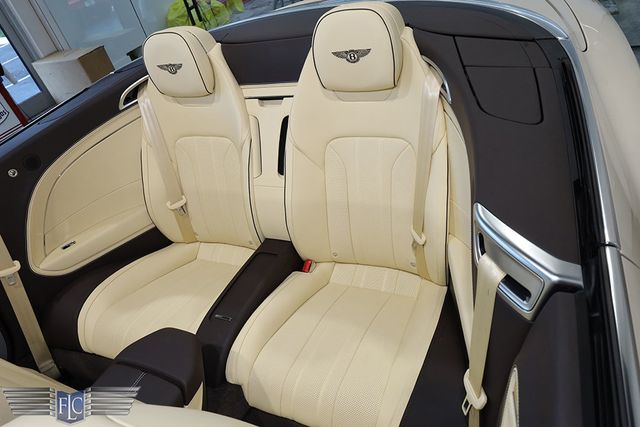 2022 Bentley Continental GTC V8 Convertible - 23023913 - 24
