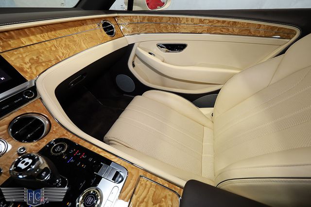 2022 Bentley Continental GTC V8 Convertible - 23023913 - 29