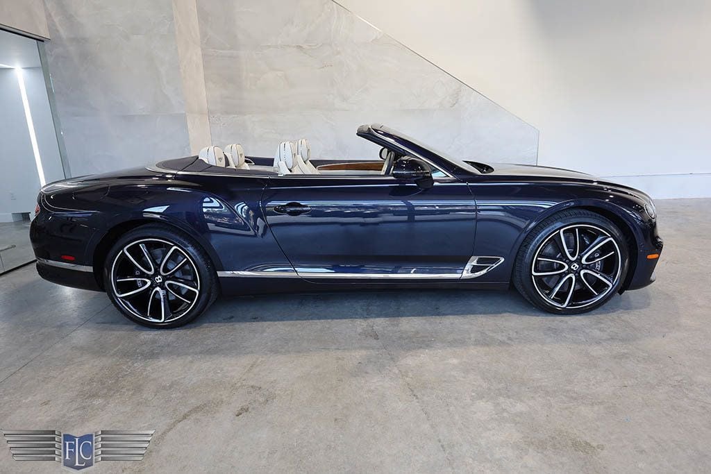 2022 Bentley Continental GTC V8 Mulliner - 22692239 - 1