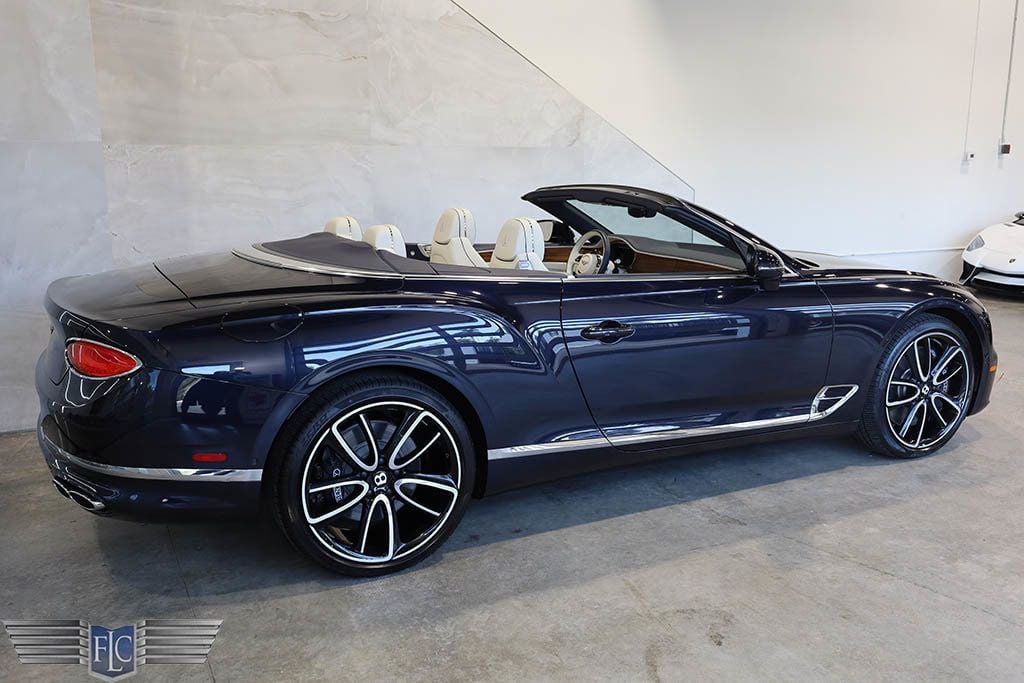 2022 Bentley Continental GTC V8 Mulliner - 22692239 - 4