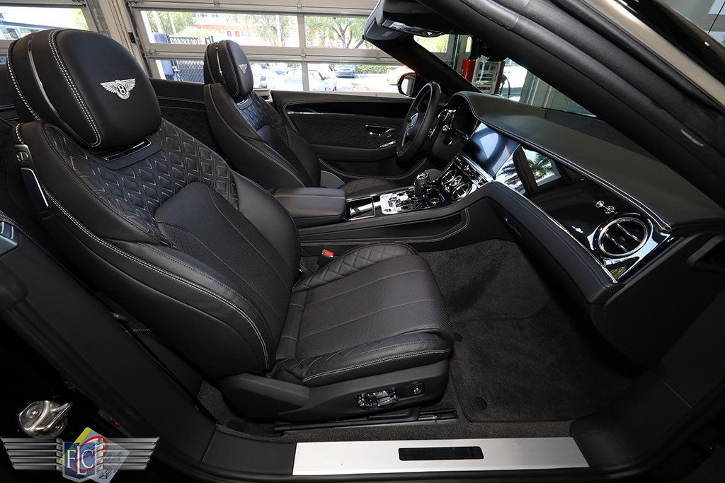 2022 Bentley Continental GTC V8 Mulliner Convertible - 22970433 - 13