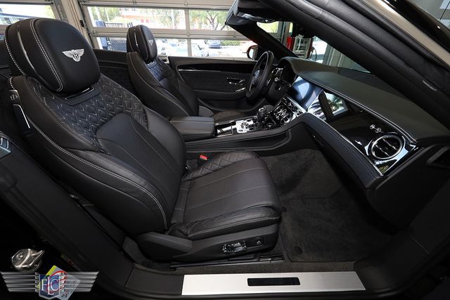 2022 Bentley Continental GTC V8 Mulliner Convertible - 22970433 - 13