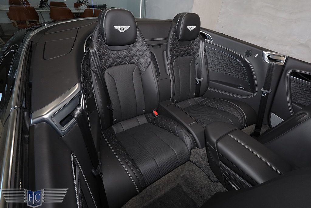 2022 Bentley Continental GTC V8 Mulliner Convertible - 22970433 - 17