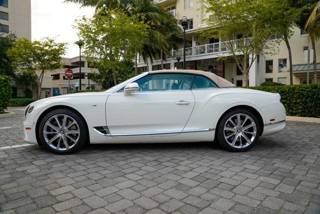 2022 Bentley Continental GT Mulliner Convertible - 22928733 - 14