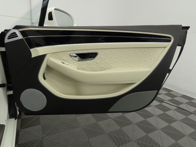 2022 Bentley Continental GT Mulliner Convertible - 22908065 - 24