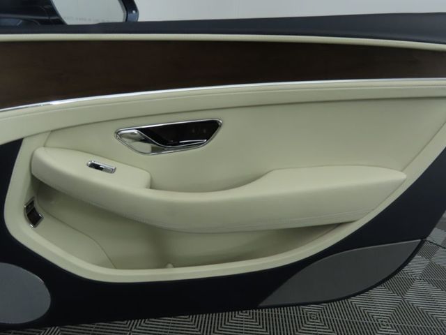 2022 Bentley Continental GT Mulliner Convertible - 22956704 - 32