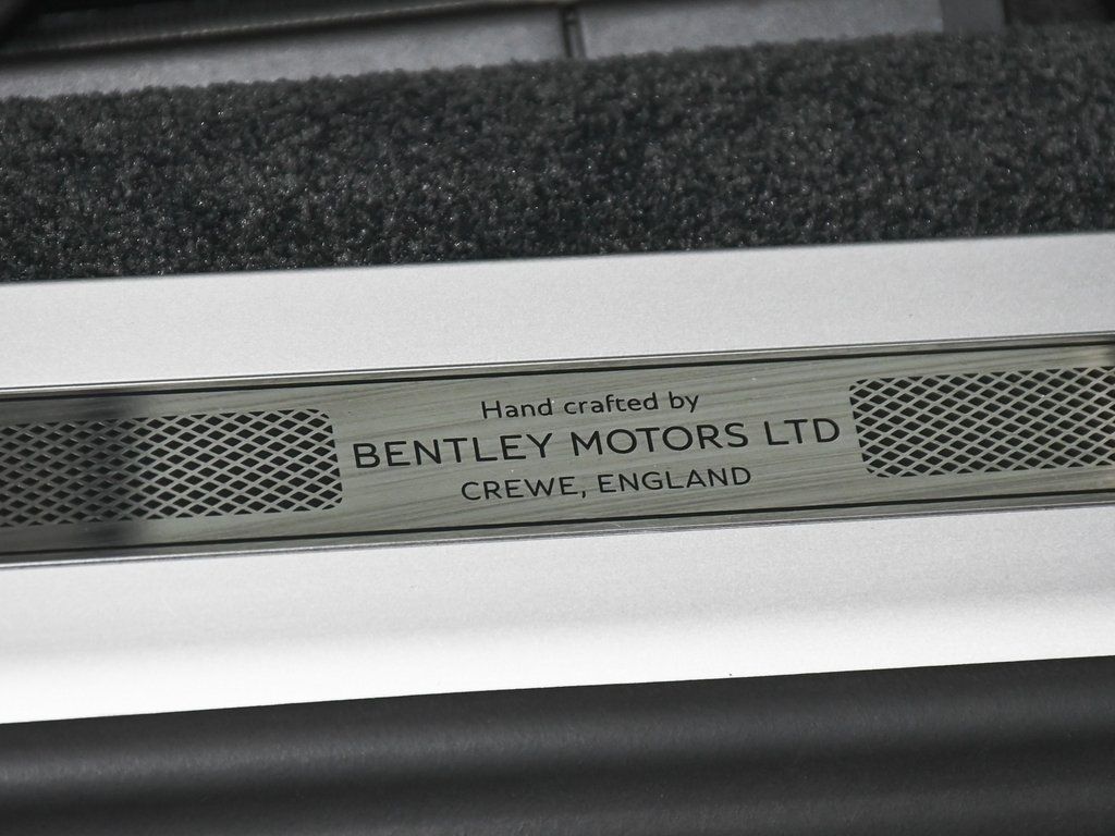 2022 Bentley Continental GT V8 photo 12