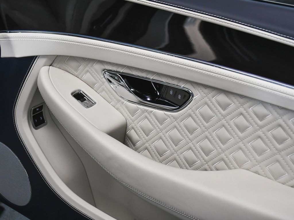 2022 Bentley Continental GT V8 photo 13