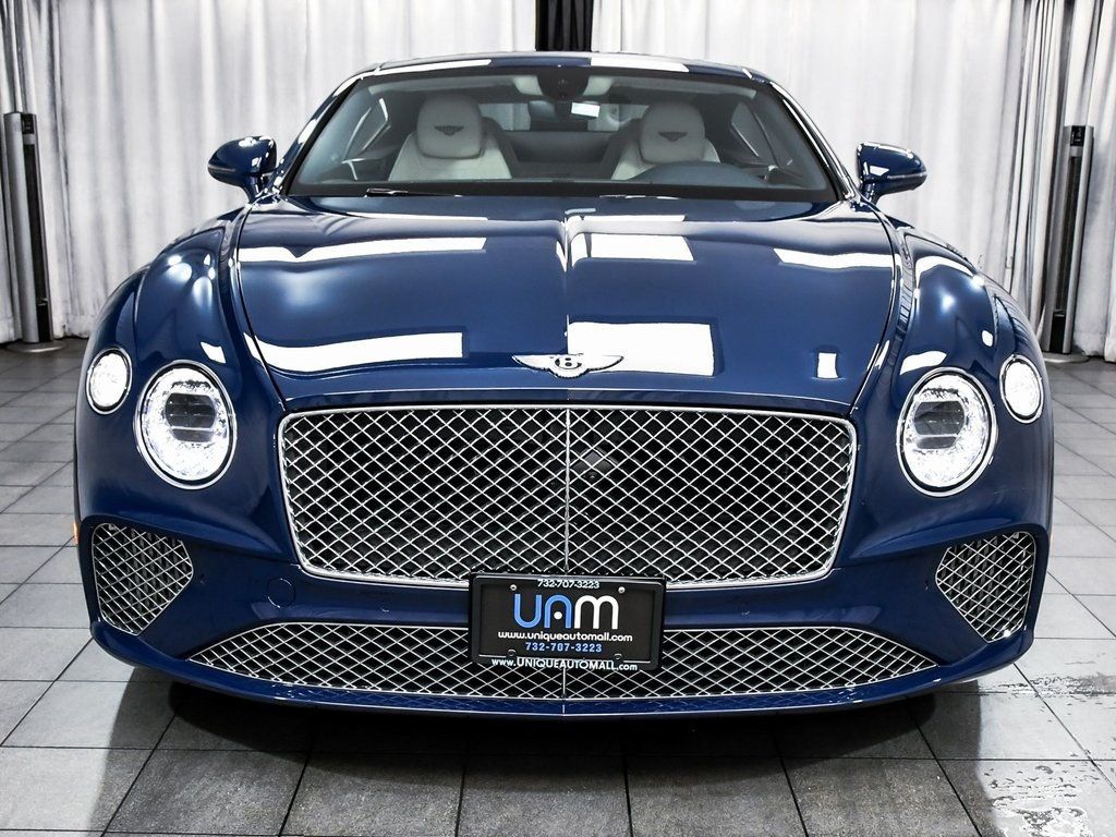 2022 Bentley Continental GT V8 photo 2