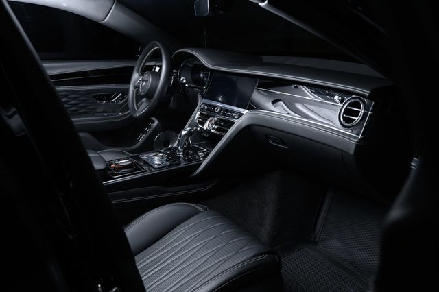 2022 Bentley Flying Spur Hybrid Sedan - 23013566 - 9