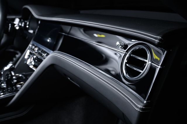 2022 Bentley Flying Spur Hybrid Sedan - 23013566 - 14