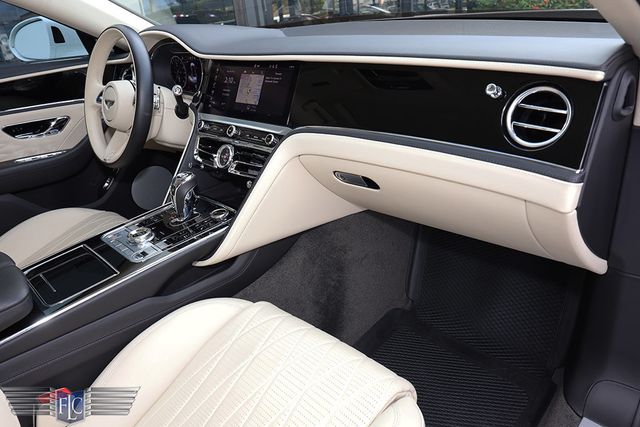 2022 Bentley Flying Spur Hybrid Sedan - 22945682 - 30