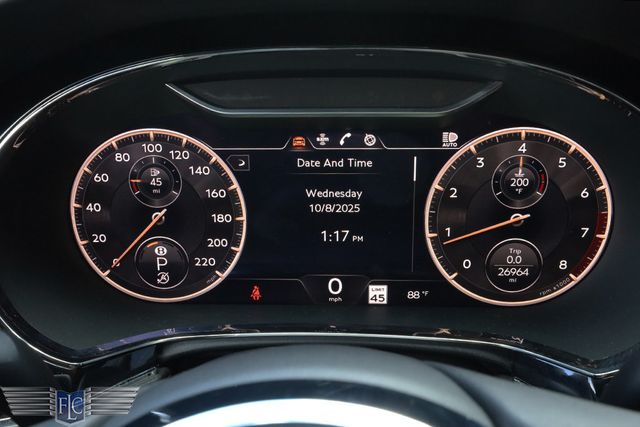 2022 Bentley Flying Spur Mulliner V8 Sedan - 22929315 - 28