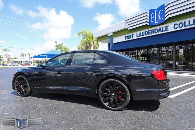 2022 Bentley Flying Spur Mulliner V8 Sedan - 22929315 - 4