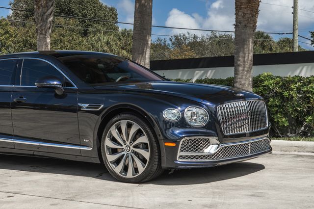 2022 Bentley Flying Spur V8 Sedan - 22986096 - 10