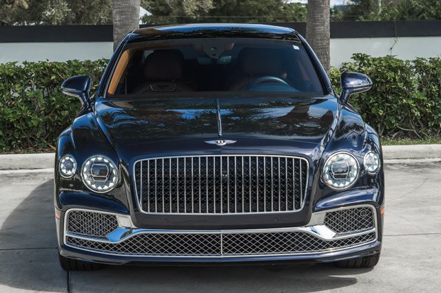 2022 Bentley Flying Spur V8 Sedan - 22986096 - 11