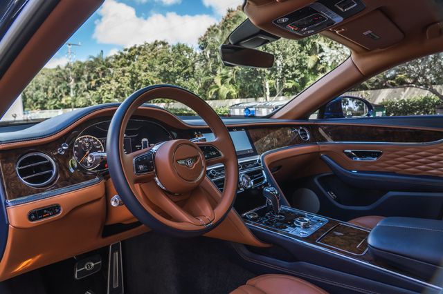 2022 Bentley Flying Spur V8 Sedan - 22986096 - 14