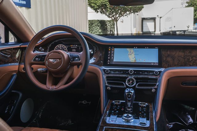 2022 Bentley Flying Spur V8 Sedan - 22986096 - 15