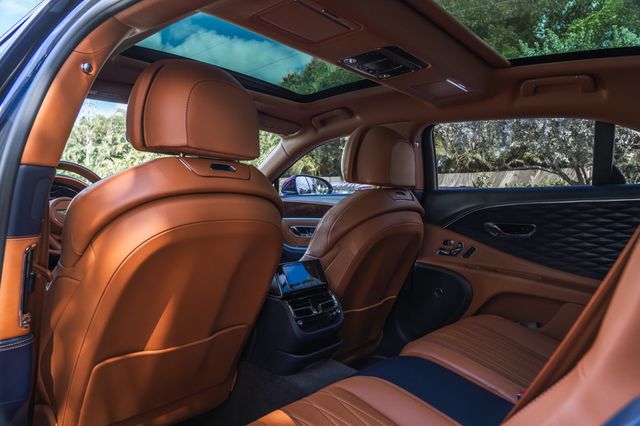 2022 Bentley Flying Spur V8 Sedan - 22986096 - 19