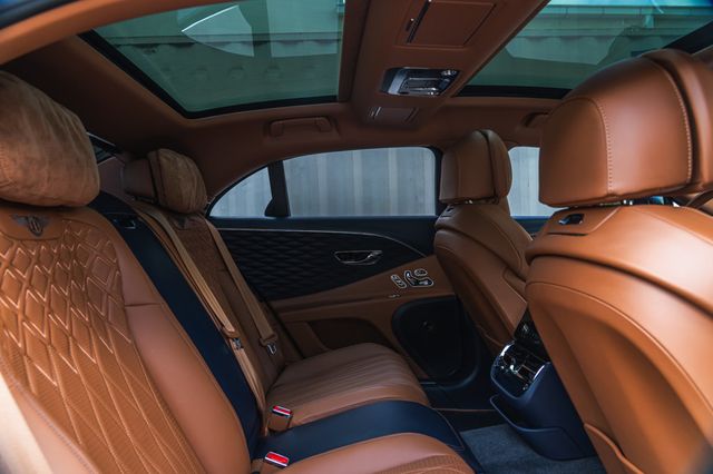 2022 Bentley Flying Spur V8 Sedan - 22986096 - 23