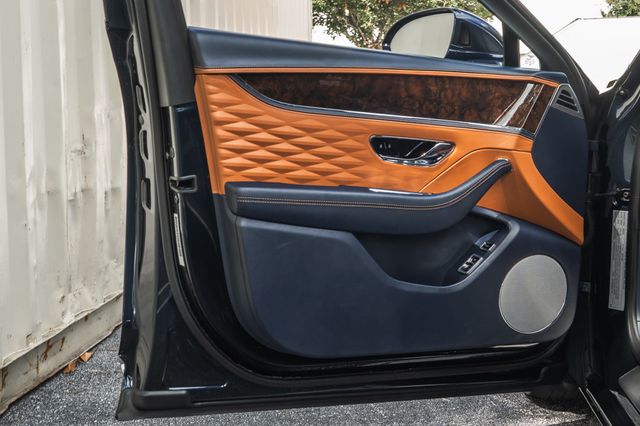 2022 Bentley Flying Spur V8 Sedan - 22986096 - 29