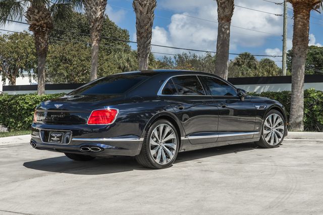 2022 Bentley Flying Spur V8 Sedan - 22986096 - 7