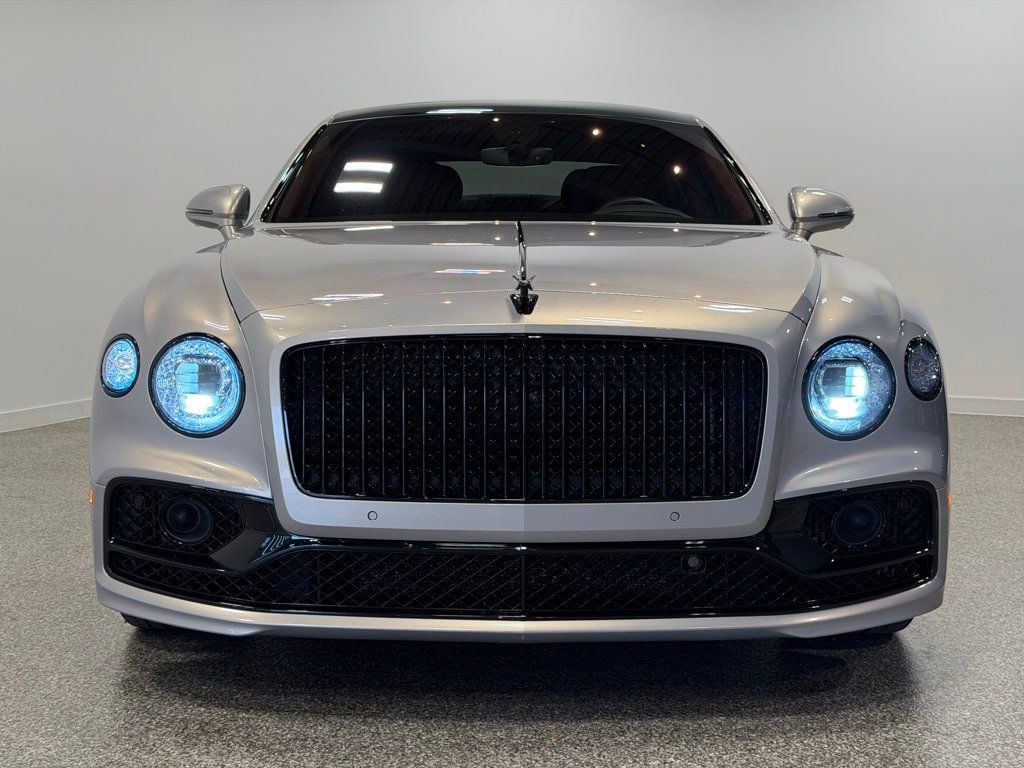 2022 Bentley Flying Spur W12 Sedan - 23065570 - 10