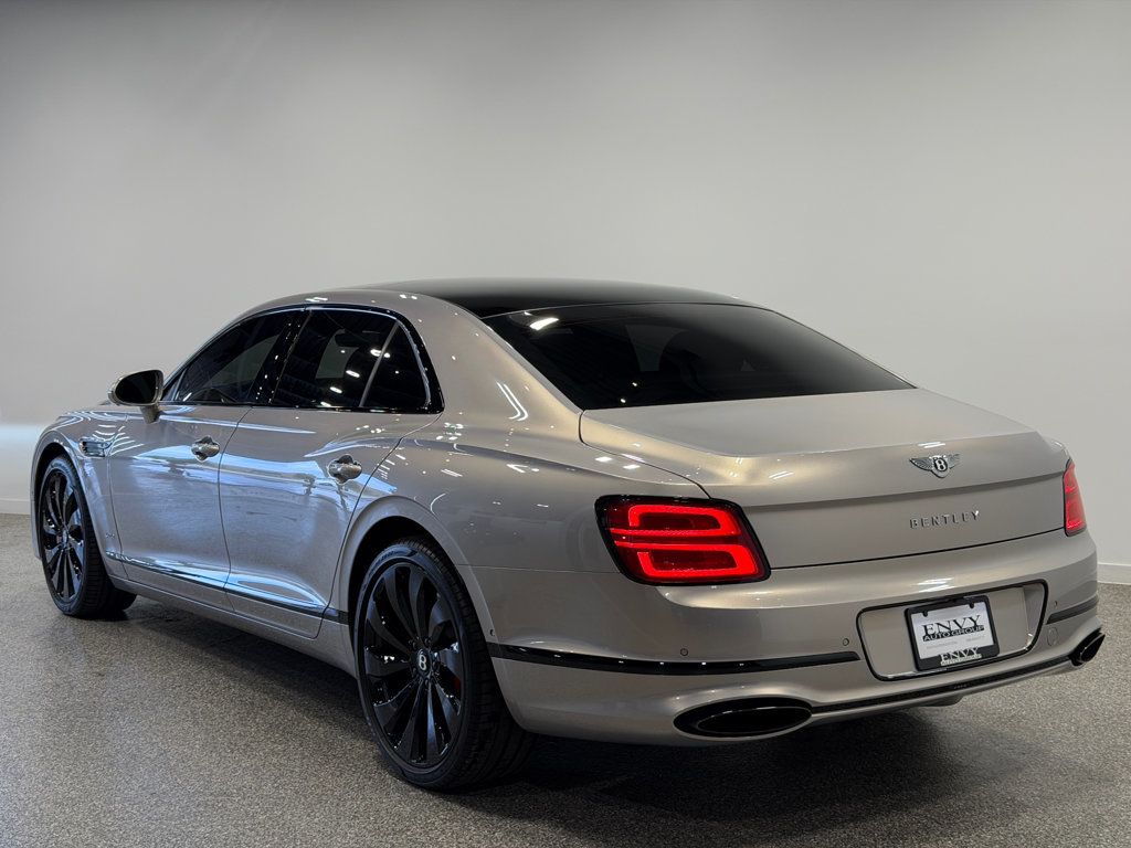 2022 Bentley Flying Spur W12 Sedan - 23065570 - 24