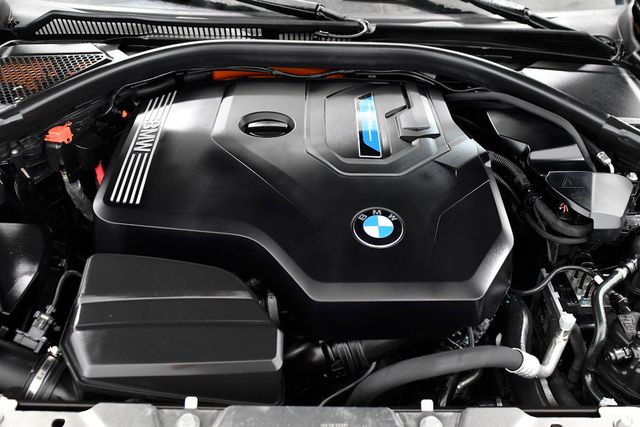 2022 BMW 3 Series 330e Plug-In Hybrid - 22405814 - 18