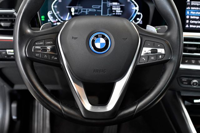 2022 BMW 3 Series 330e Plug-In Hybrid - 22405814 - 19