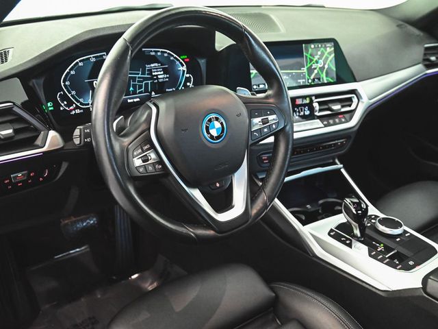 2022 BMW 3 Series 330e xDrive - 23001641 - 11