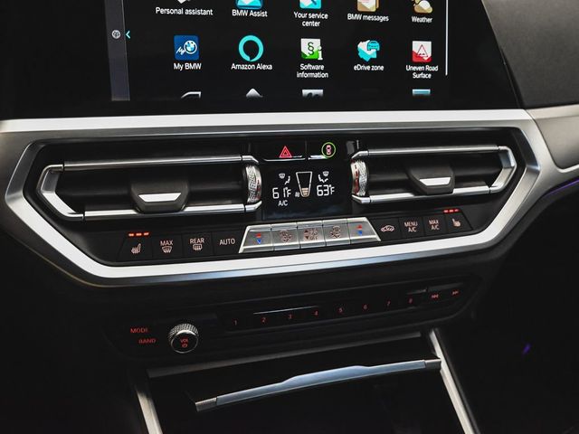 2022 BMW 3 Series 330e xDrive - 23001641 - 18