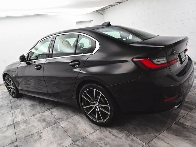 2022 BMW 3 Series 330e xDrive - 23001641 - 3